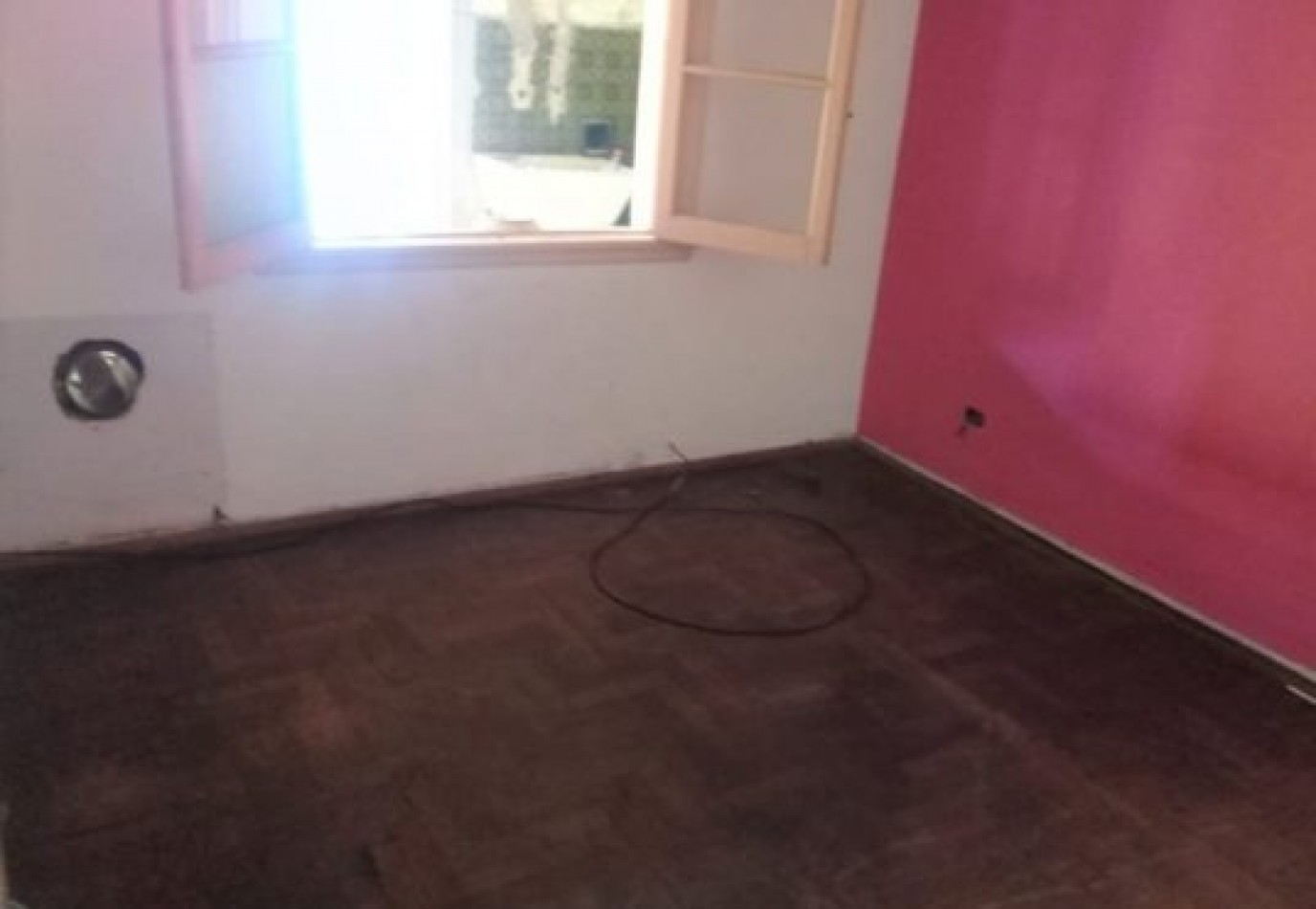 VENTA DE CASA DE 3 AMBIENTES EN VILLA LUZURIAGA
