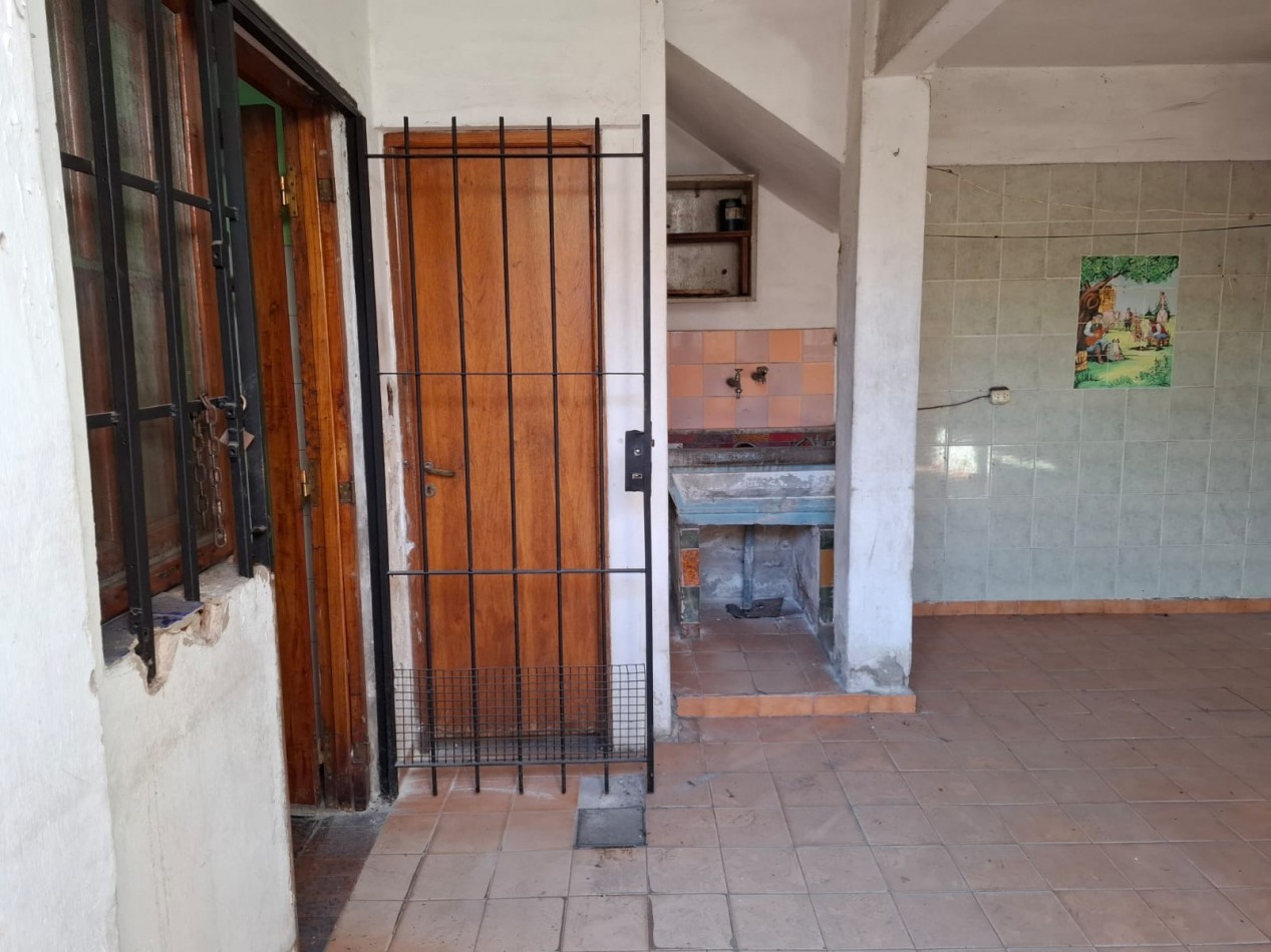VENTA DE CASA DE 3 AMBIENTES EN ISIDRO CASANOVA