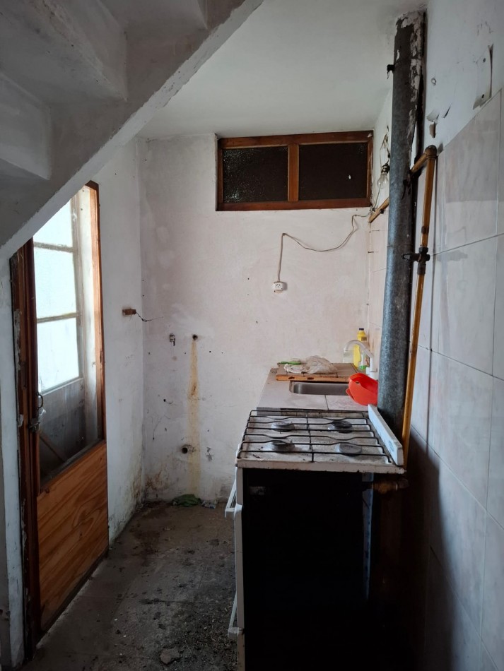 VENTA DE CASA DE 3 AMBIENTES EN ISIDRO CASANOVA