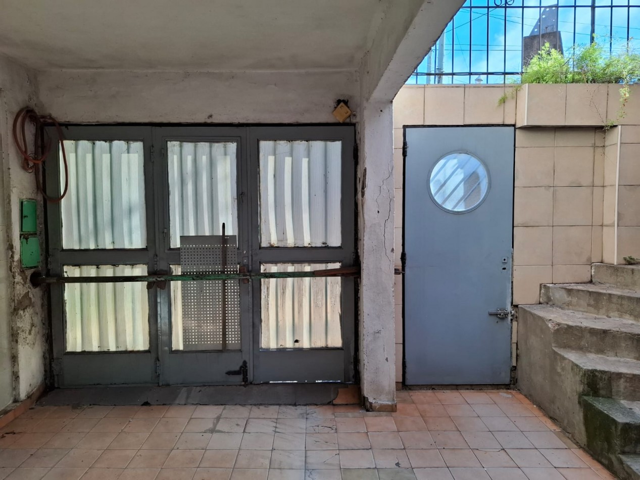 VENTA DE CASA DE 3 AMBIENTES EN ISIDRO CASANOVA