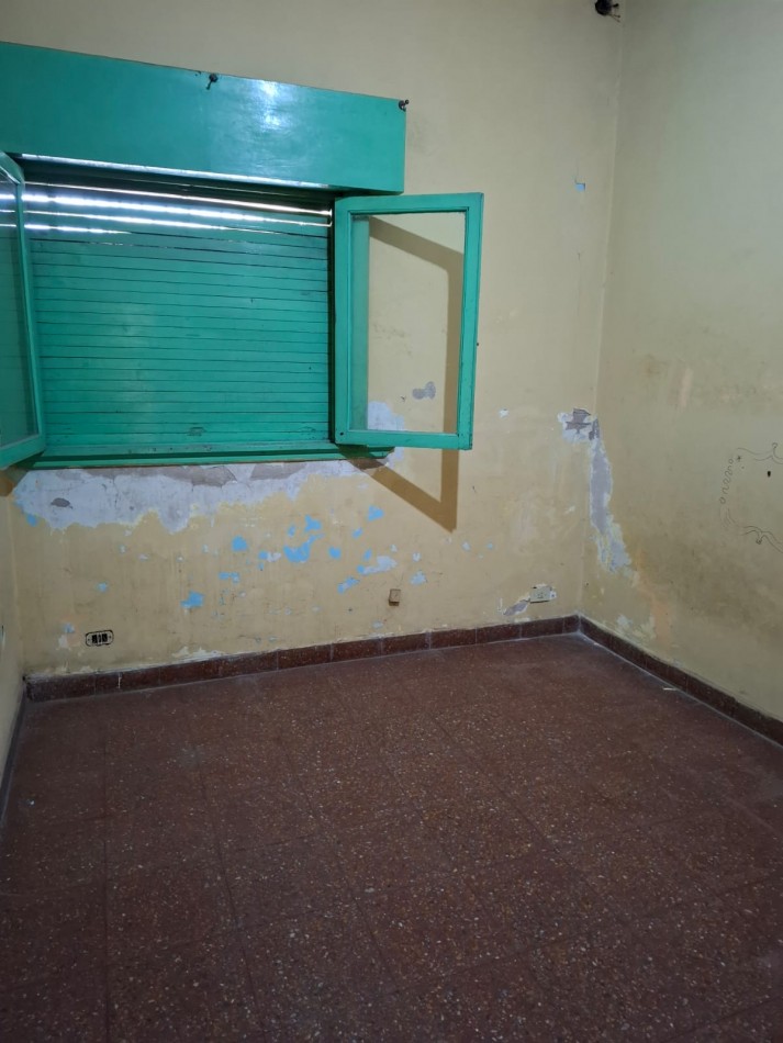 VENTA DE CASA DE 3 AMBIENTES EN ISIDRO CASANOVA