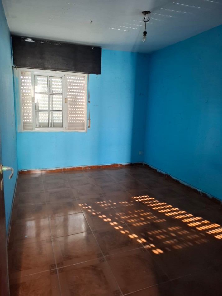 VENTA DE CASA DE 3 AMBIENTES EN ISIDRO CASANOVA
