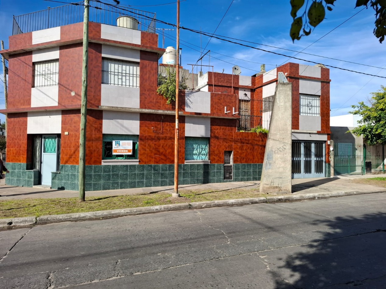 VENTA DE CASA DE 3 AMBIENTES EN ISIDRO CASANOVA