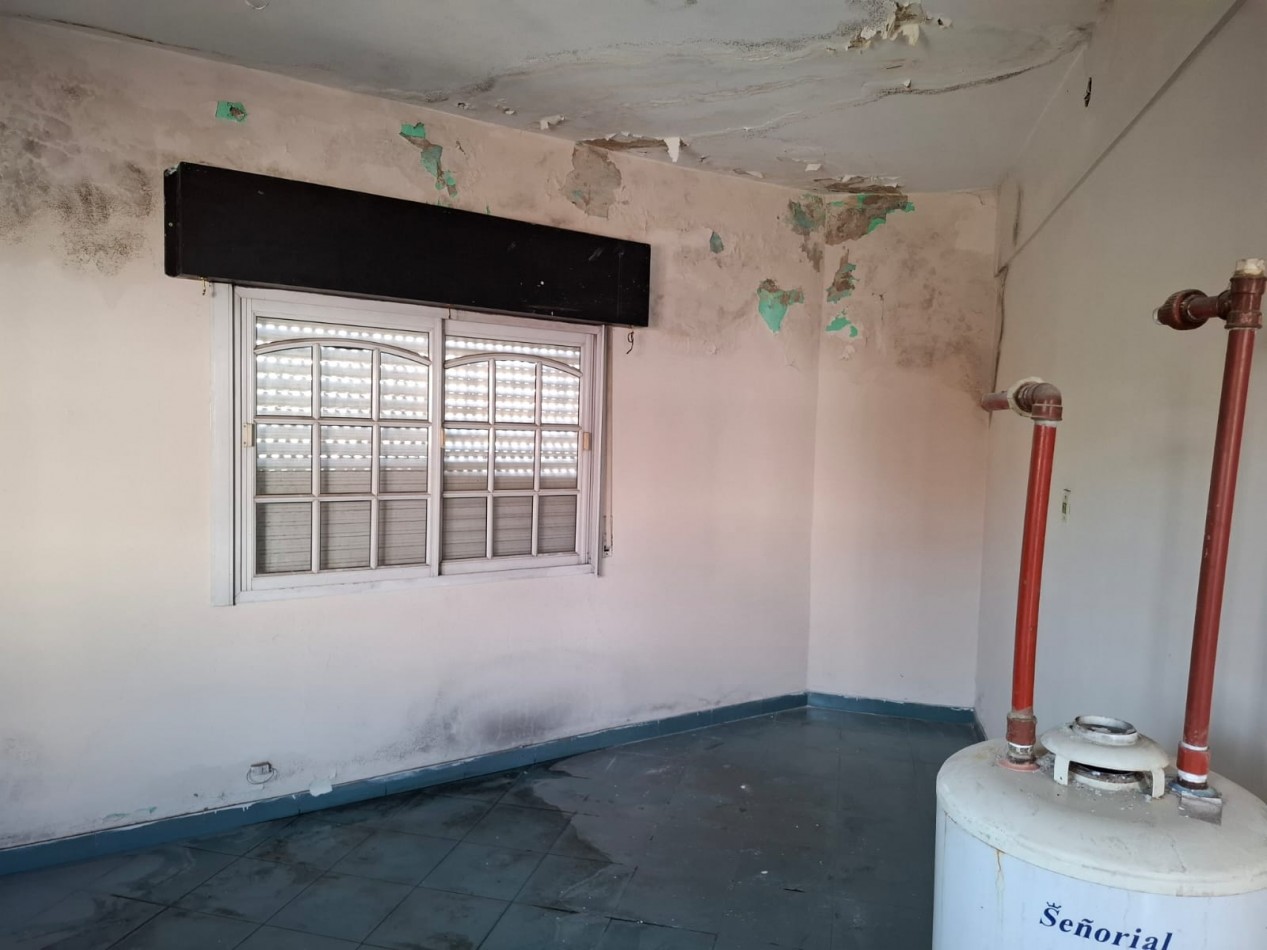 VENTA DE CASA DE 3 AMBIENTES EN ISIDRO CASANOVA