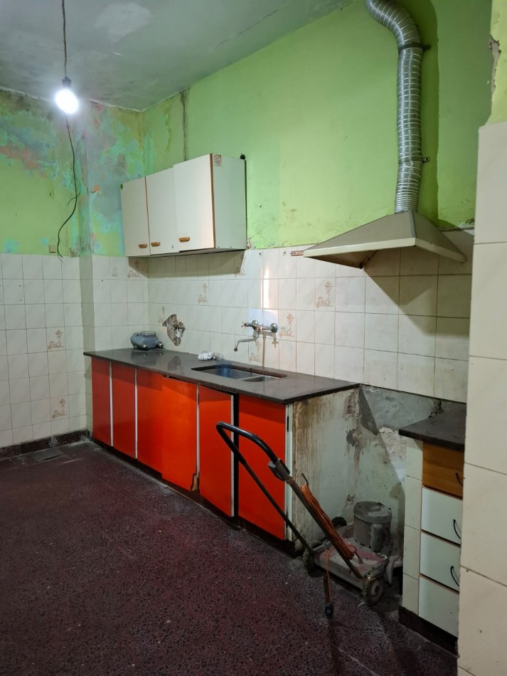 VENTA DE CASA DE 3 AMBIENTES EN ISIDRO CASANOVA