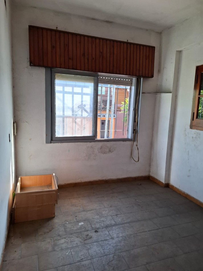 VENTA DE CASA DE 3 AMBIENTES EN ISIDRO CASANOVA