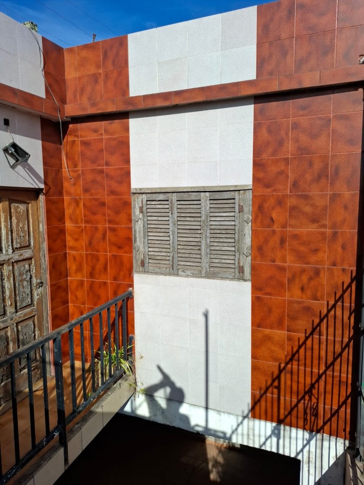 VENTA DE CASA DE 3 AMBIENTES EN ISIDRO CASANOVA