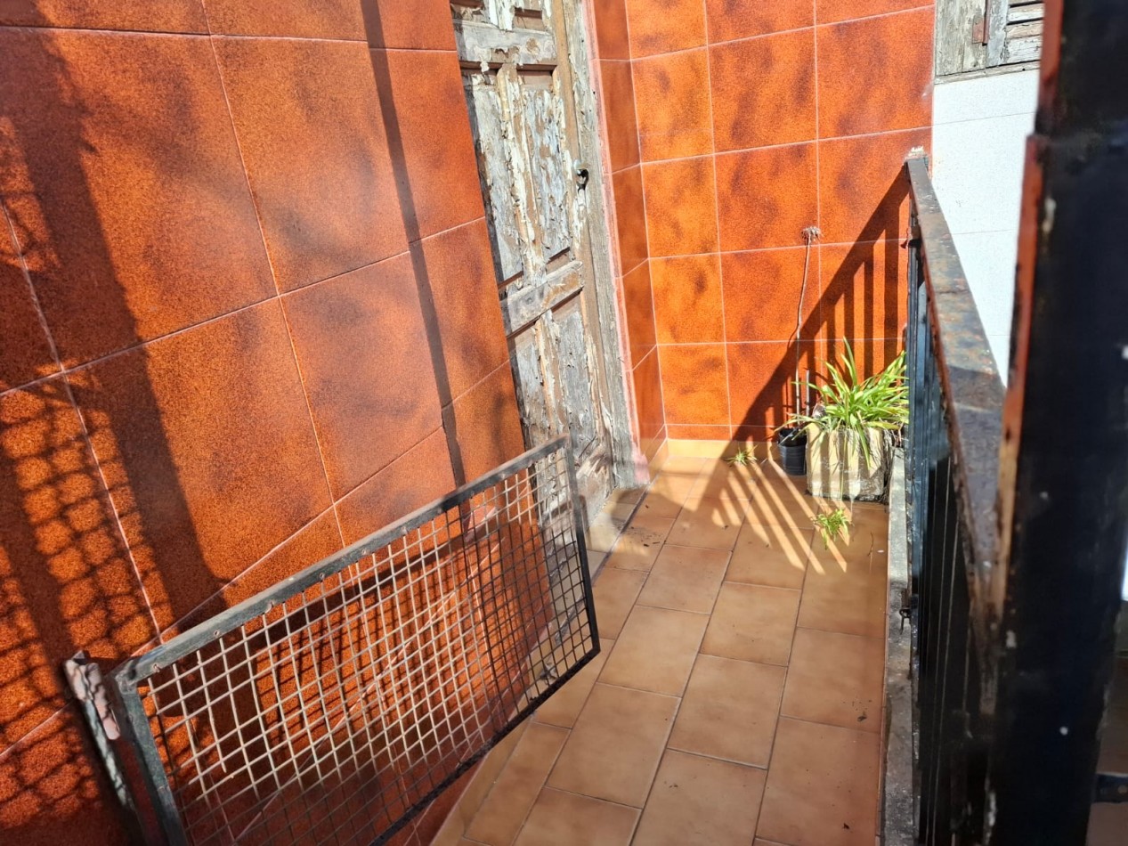 VENTA DE CASA DE 3 AMBIENTES EN ISIDRO CASANOVA