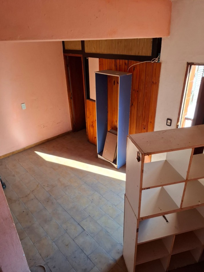 VENTA DE CASA DE 3 AMBIENTES EN ISIDRO CASANOVA