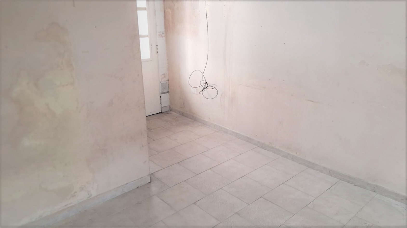 CASA CON LOCAL MAS 1 PH MAS 2 COCHERAS VENTA EN BLOCK EN LA TABLADA RETASADO!