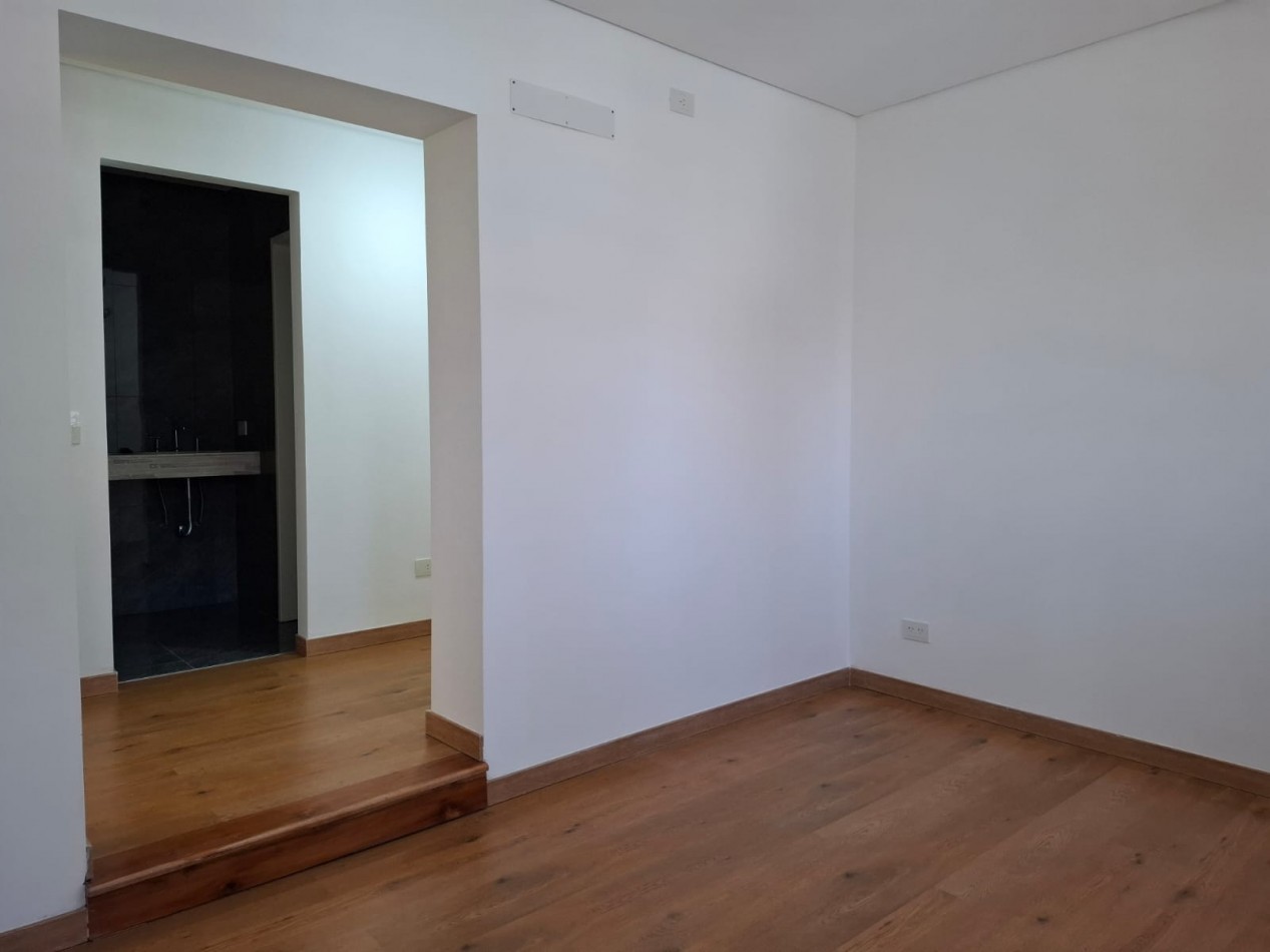 VENTA DE CASA DE 4 AMBIENTES a ESTRENAR EN MORON