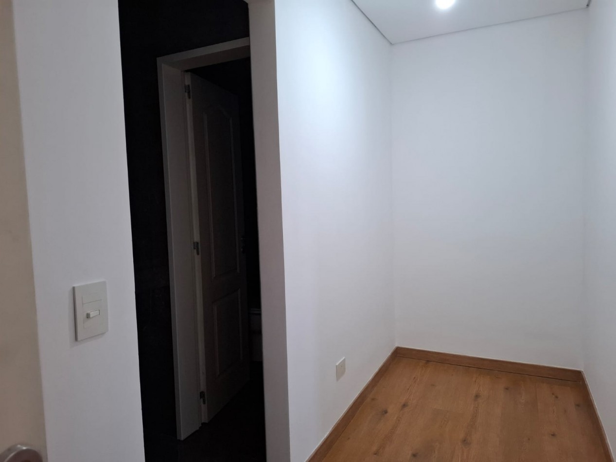 VENTA DE CASA DE 4 AMBIENTES a ESTRENAR EN MORON