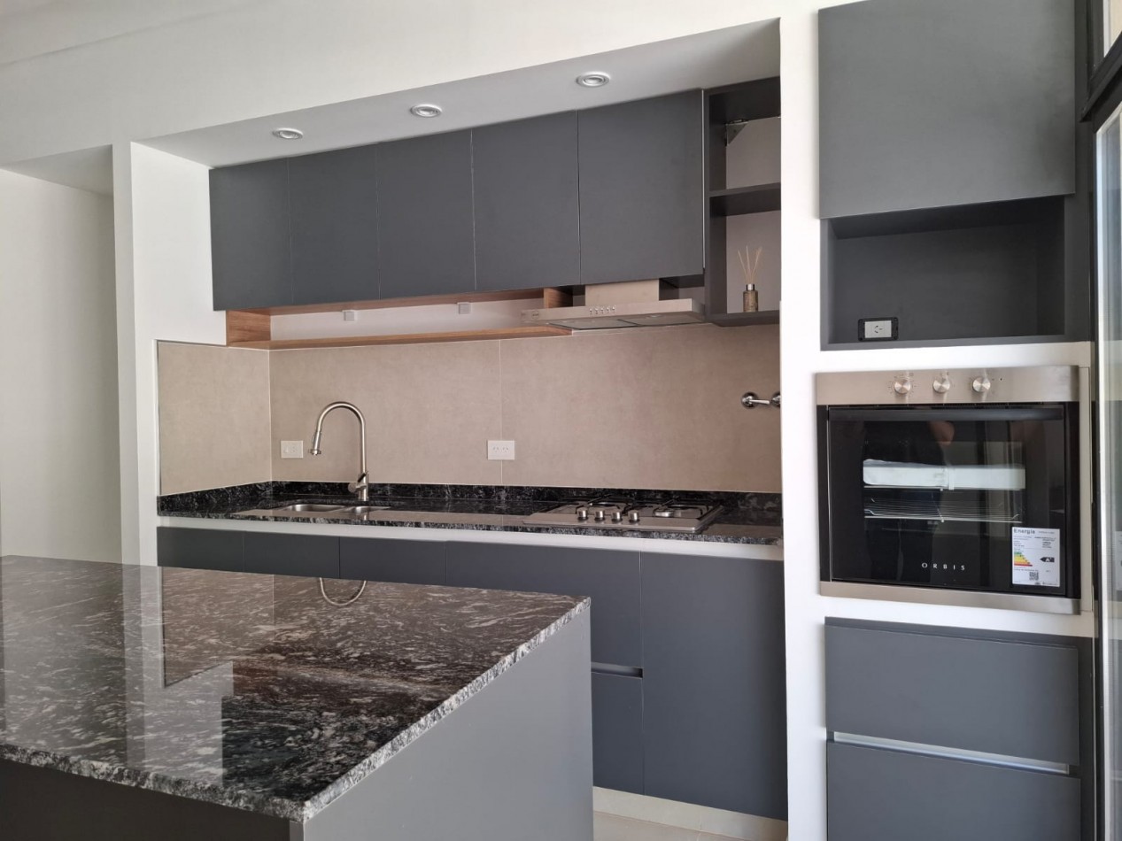 VENTA DE CASA DE 4 AMBIENTES a ESTRENAR EN MORON