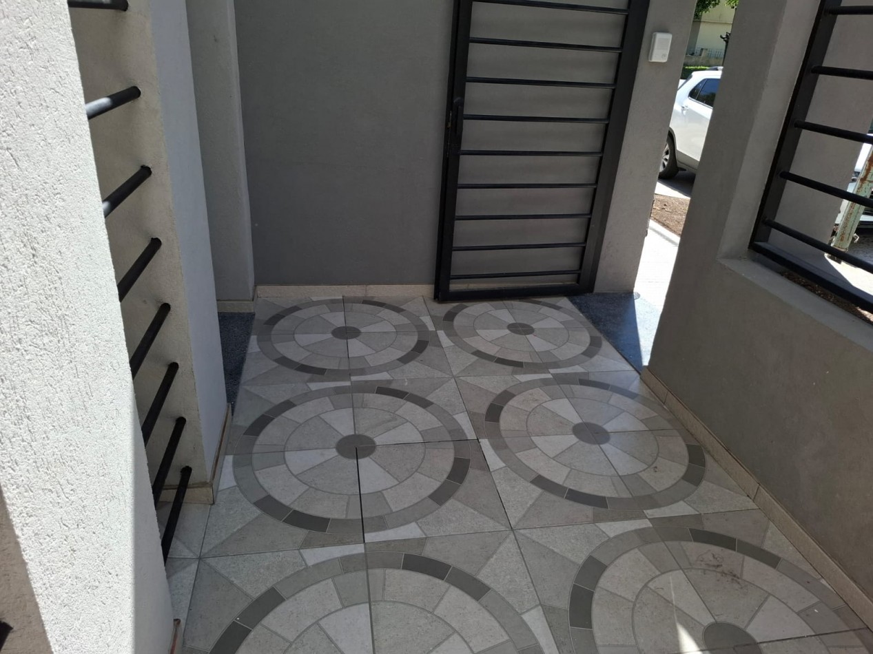 VENTA DE CASA DE 4 AMBIENTES a ESTRENAR EN MORON