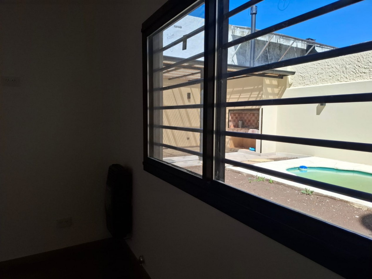 VENTA DE CASA DE 4 AMBIENTES a ESTRENAR EN MORON