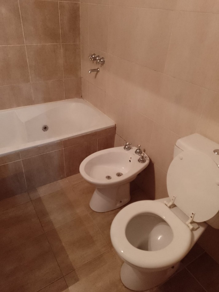 VENTA DE DEPARTAMENTO DE 2 AMBIENTES EN MORON