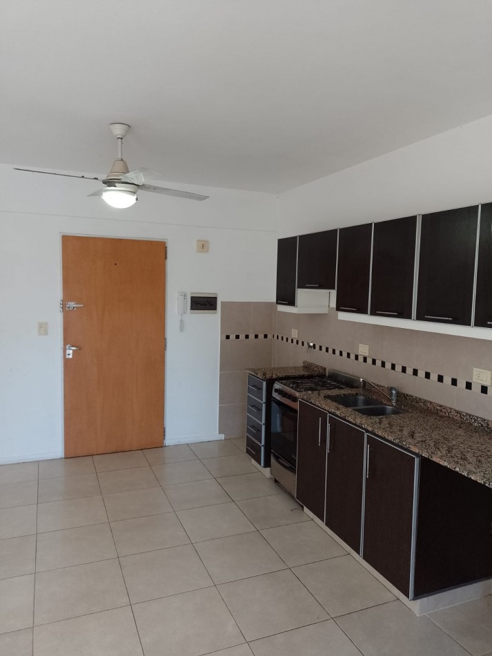 VENTA DE DEPARTAMENTO DE 2 AMBIENTES EN MORON
