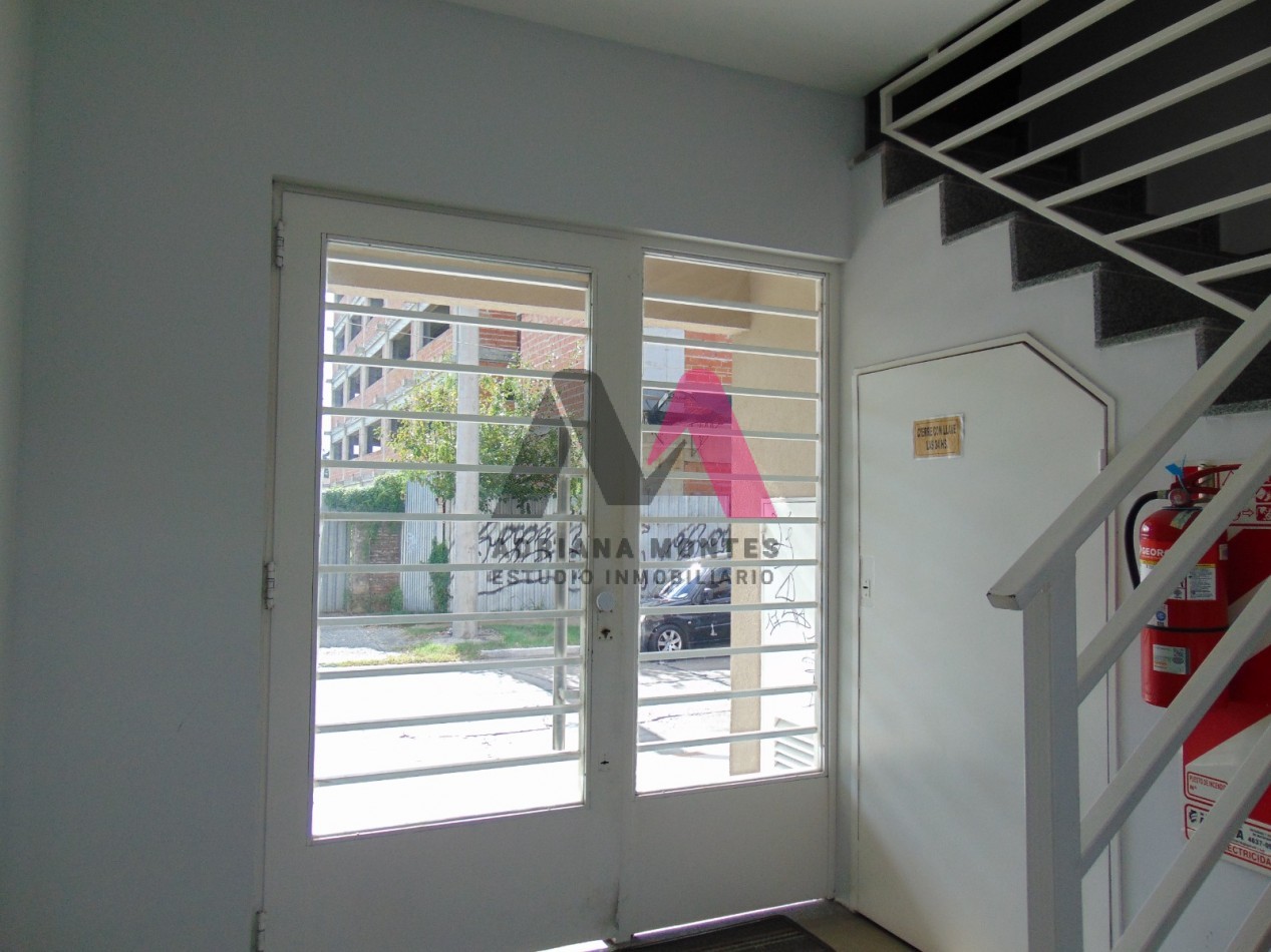 VENTA de departamento monoambiente en san justo