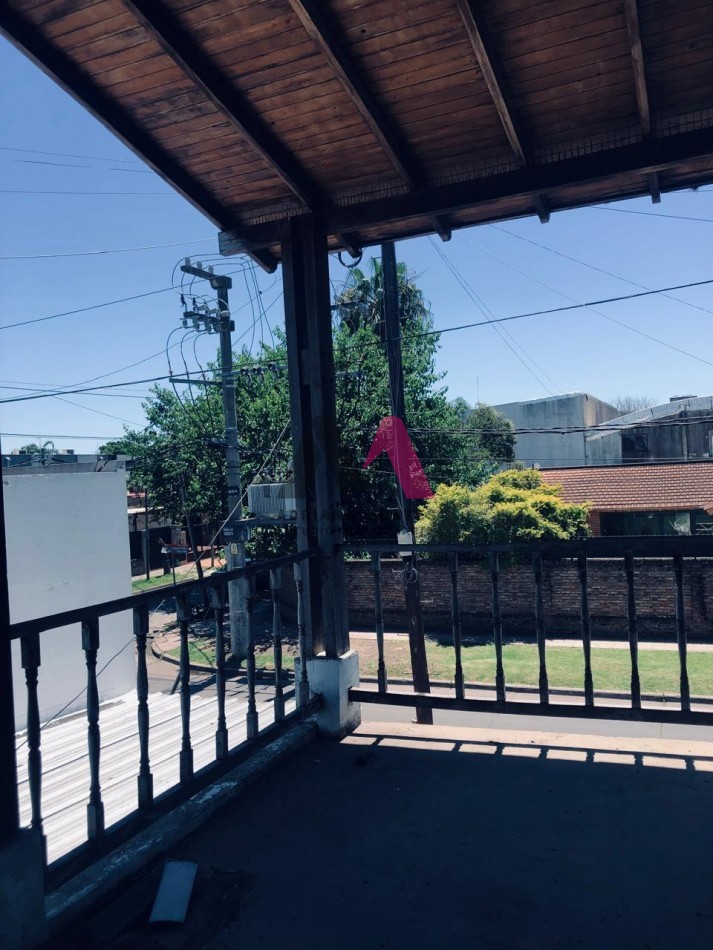 VENTA  PH 3 AMBIENTES EN CASTELAR