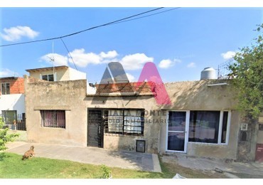VENTA DE CASA DE 3 AMBIENTES EN MORON 